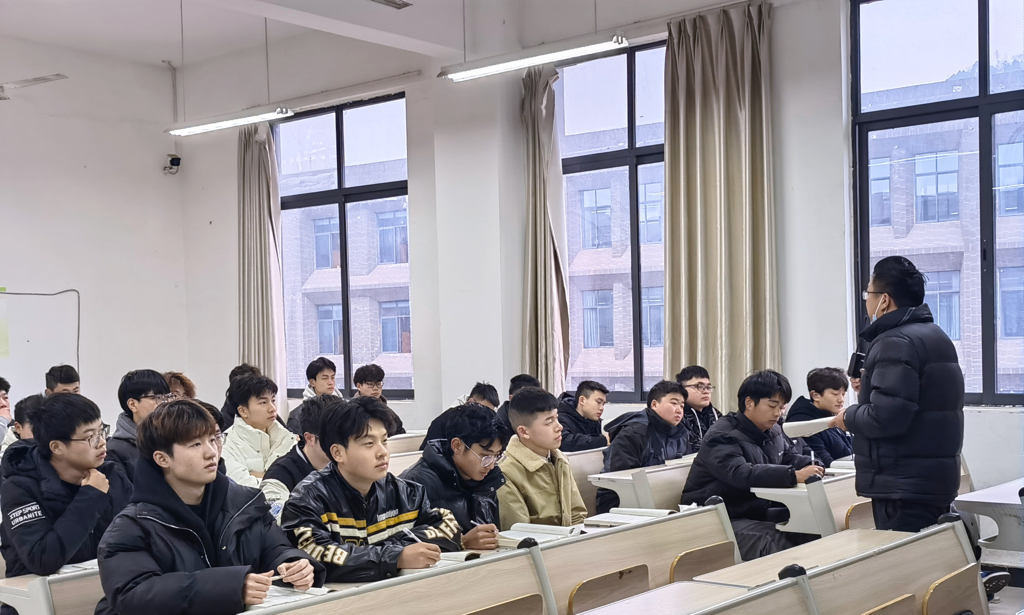 启程！铁路学院师生迎来“热辣滚烫”的新学期(图4)