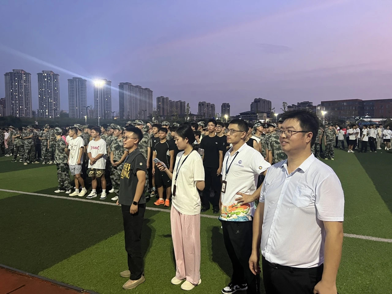 军训进行时   铁路学院与你共行！(图1)