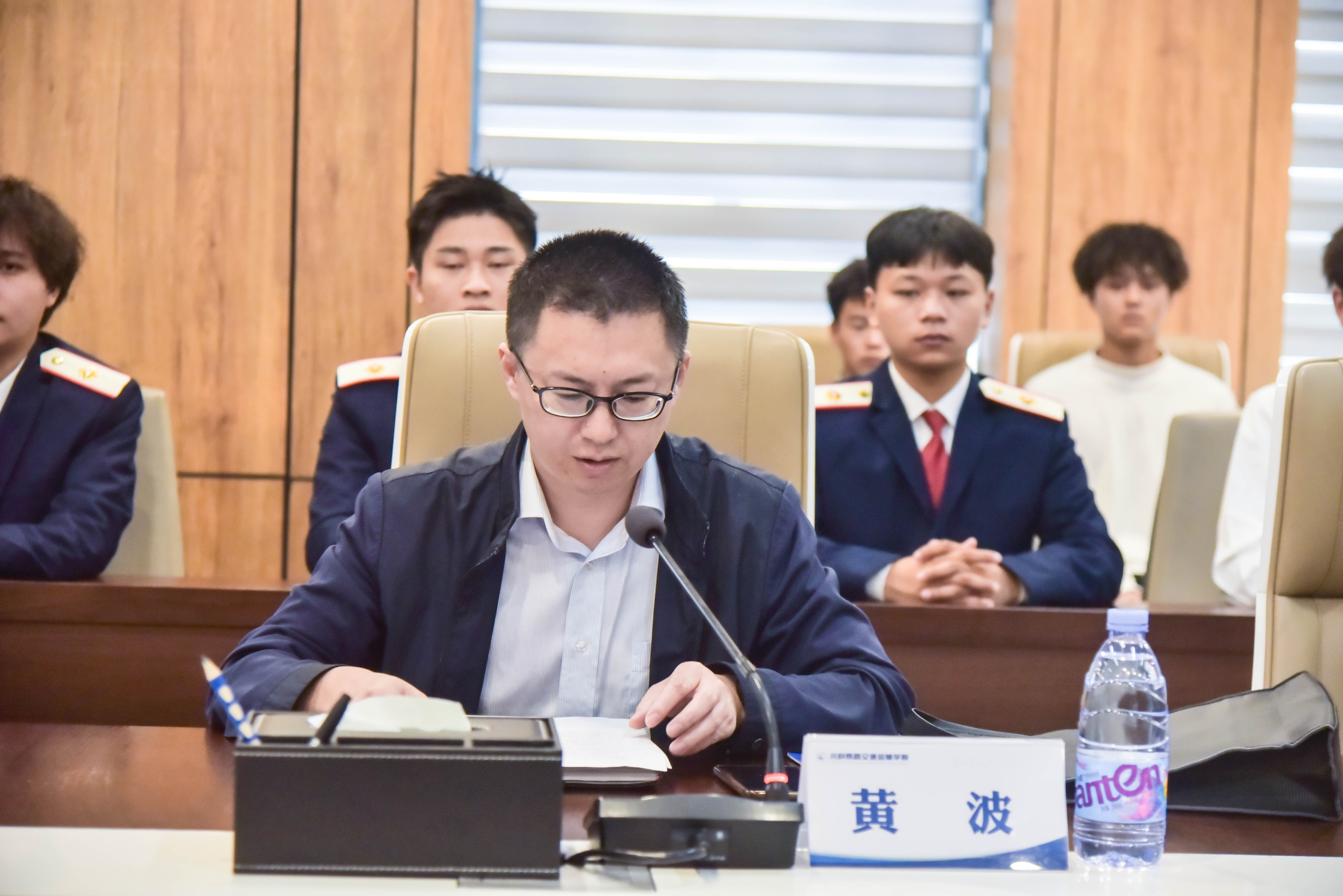 《四川科技职业学院铁路交通运输学院与中车眉山车辆有限公司达成校企合作》(图2)
