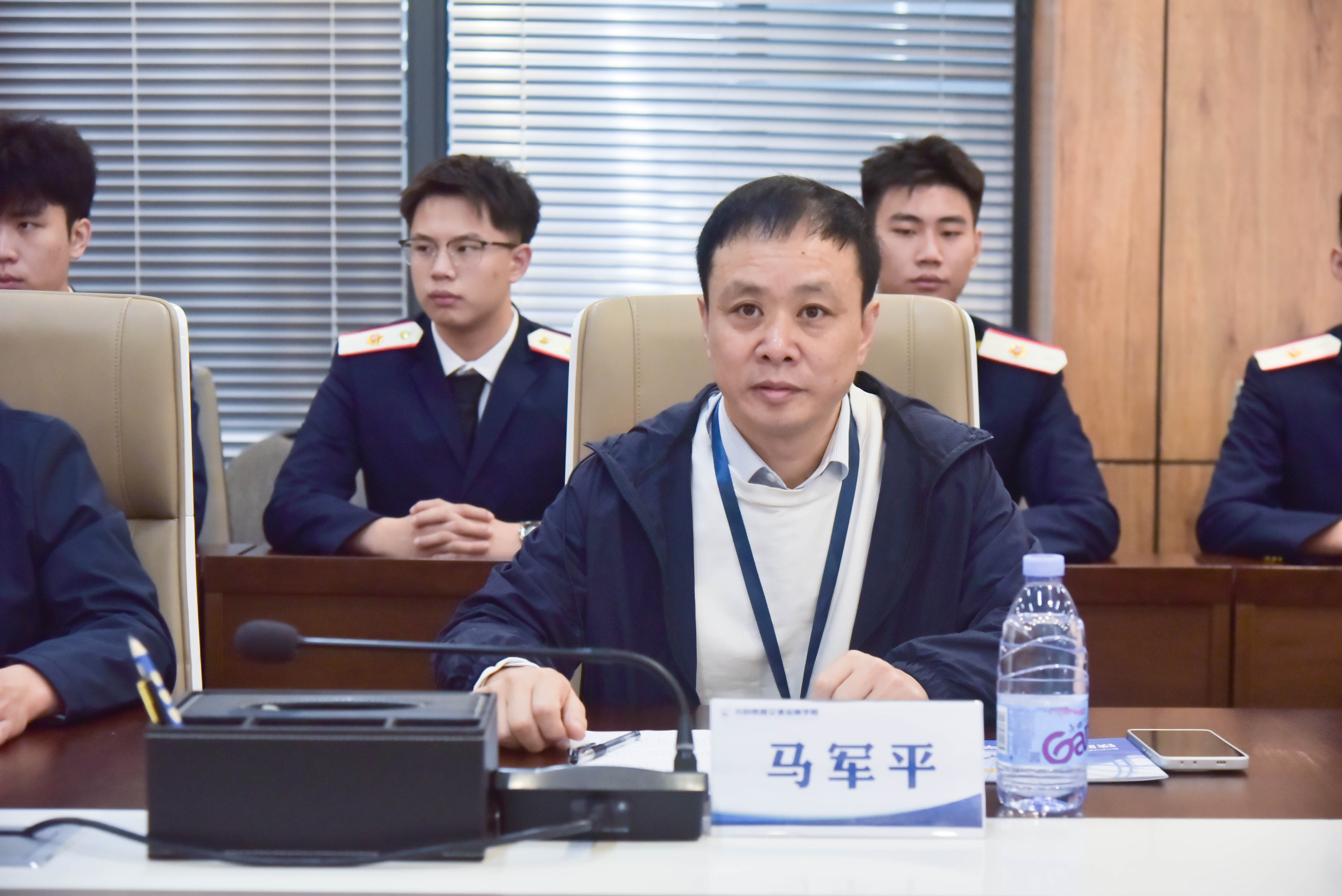 《四川科技职业学院铁路交通运输学院与中车眉山车辆有限公司达成校企合作》(图1)