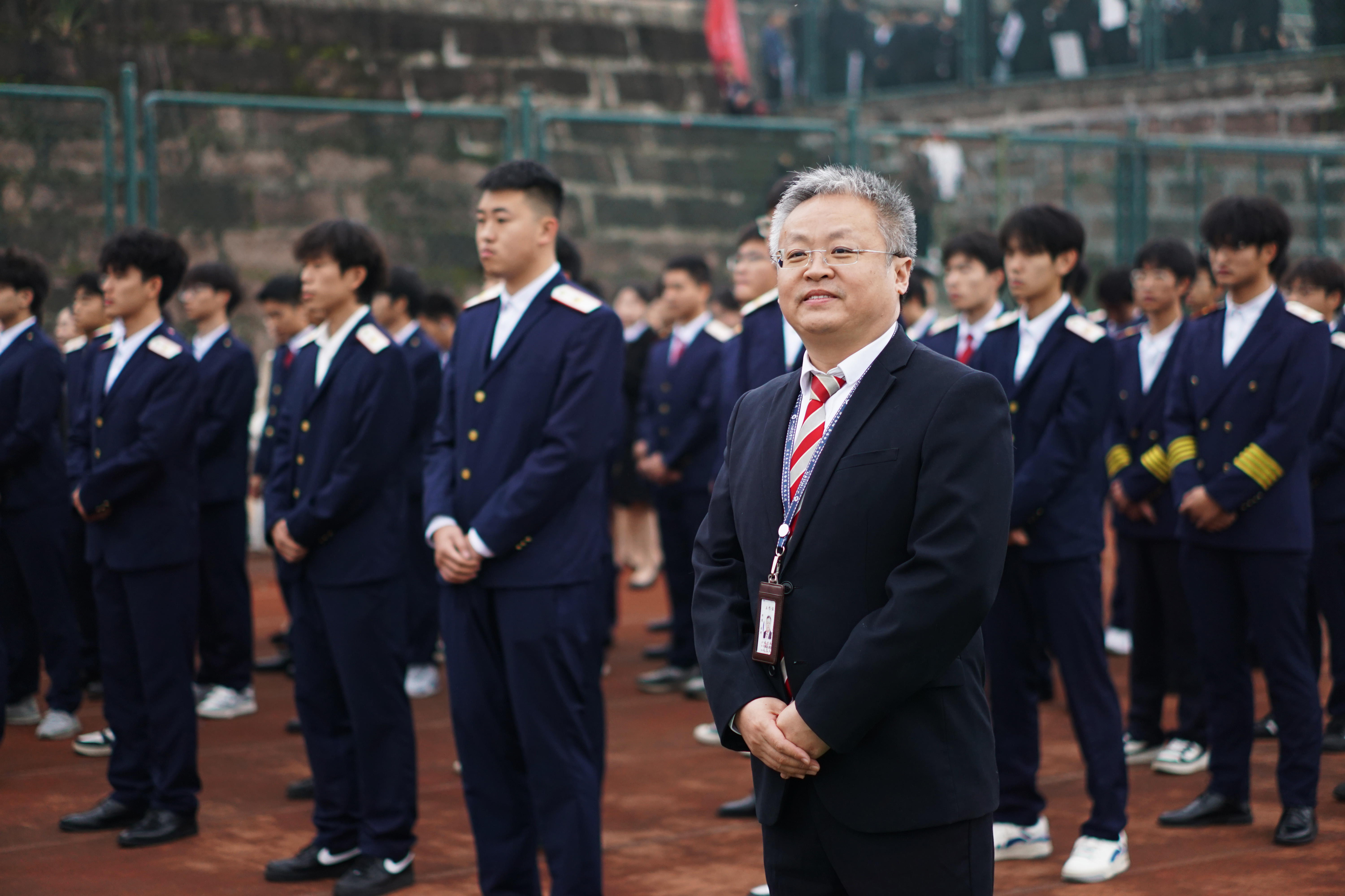 3-2411141HT4c1.jpg
