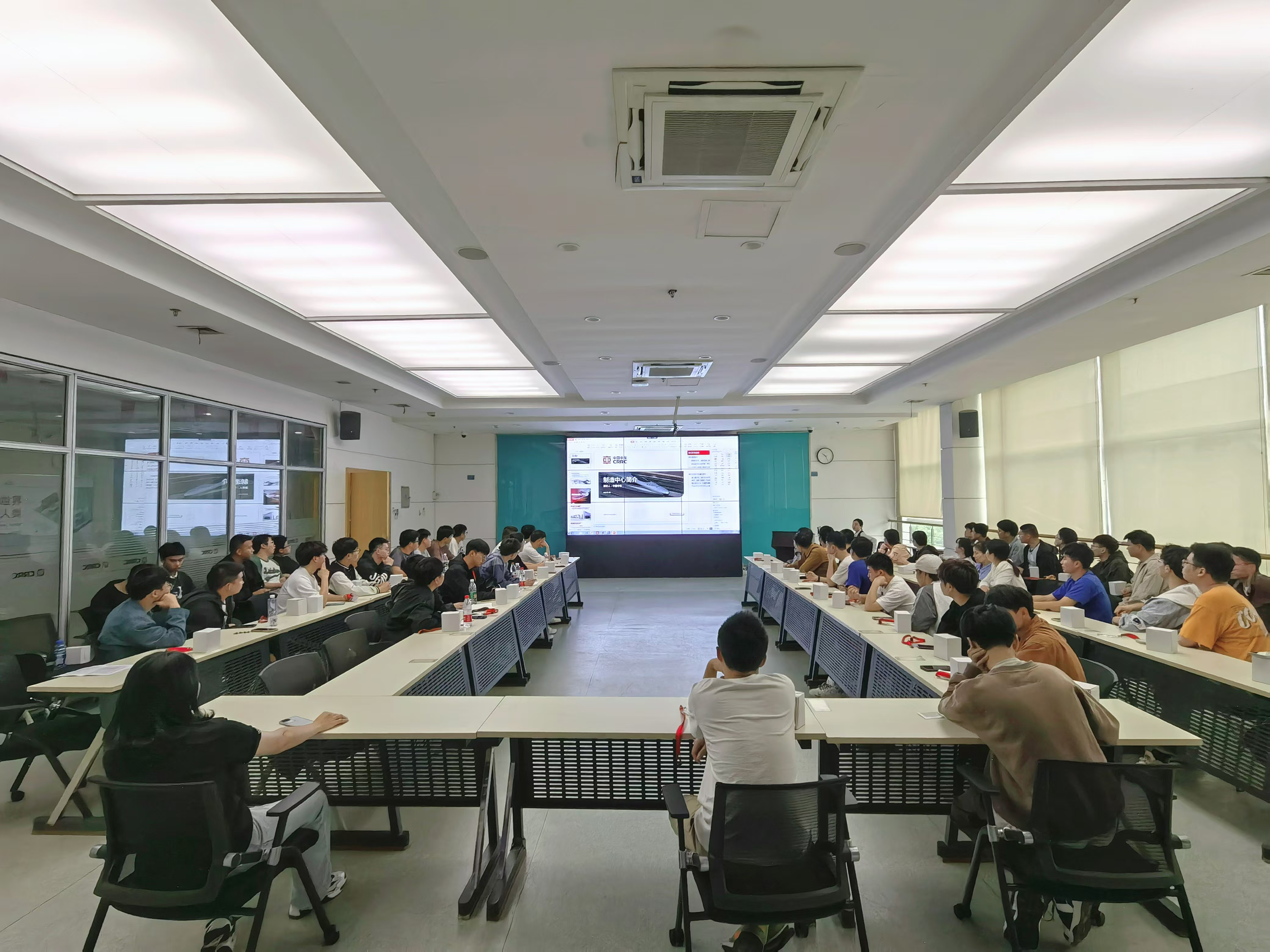 铁路交通运输学院与中车株洲电力机车研究所校企合作成果显著(图3)