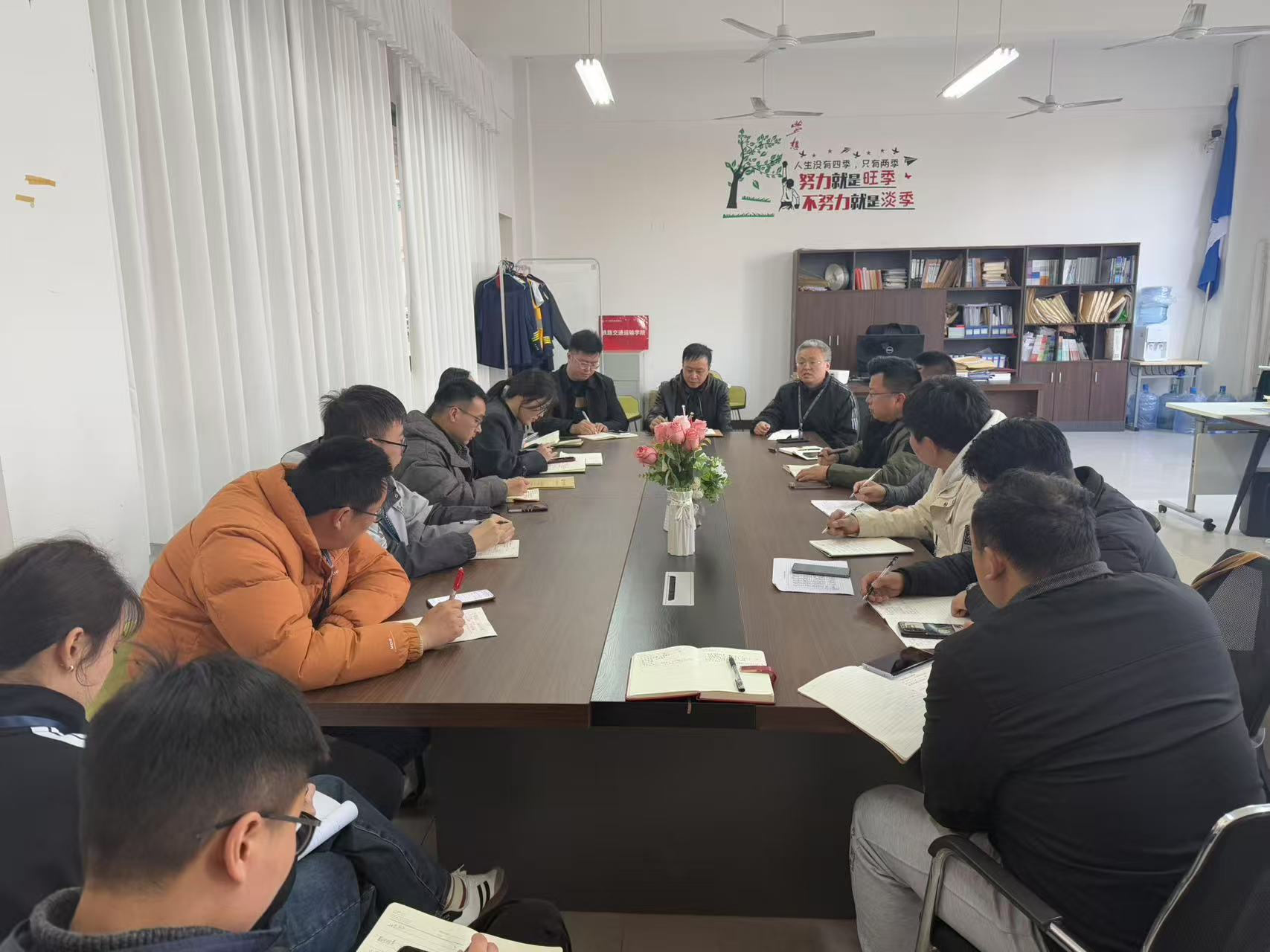 铁路学院开展第七周学院例会(图2)