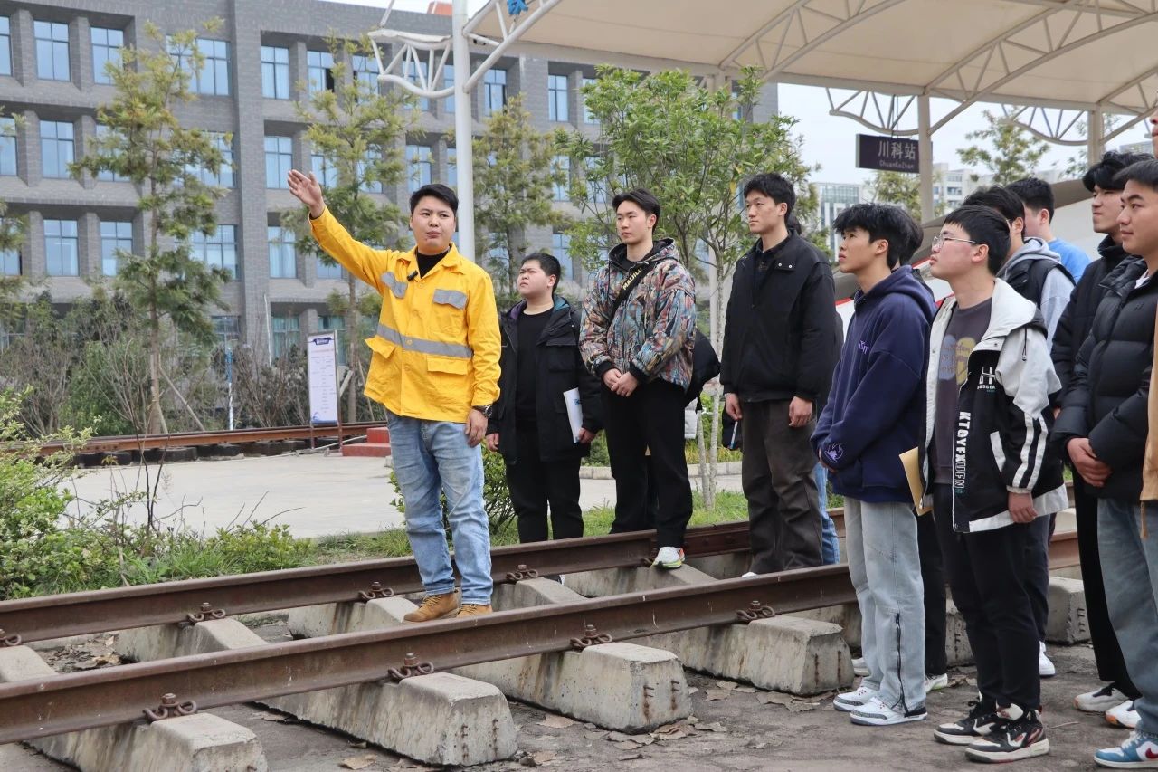 手握闸把，驰骋铁道！(图4)