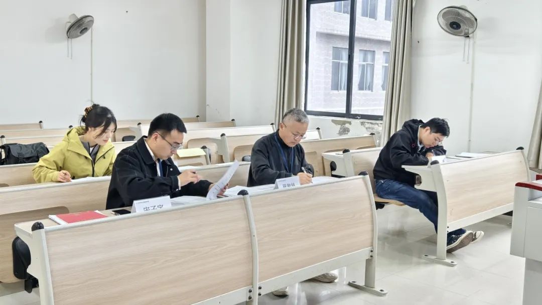 毕业答辩现场直击！铁院学子的高光时刻来啦(图4)